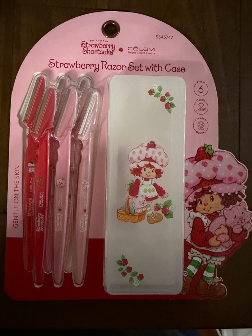 Strawberry shortcake razor set with case new 6 razors with case new